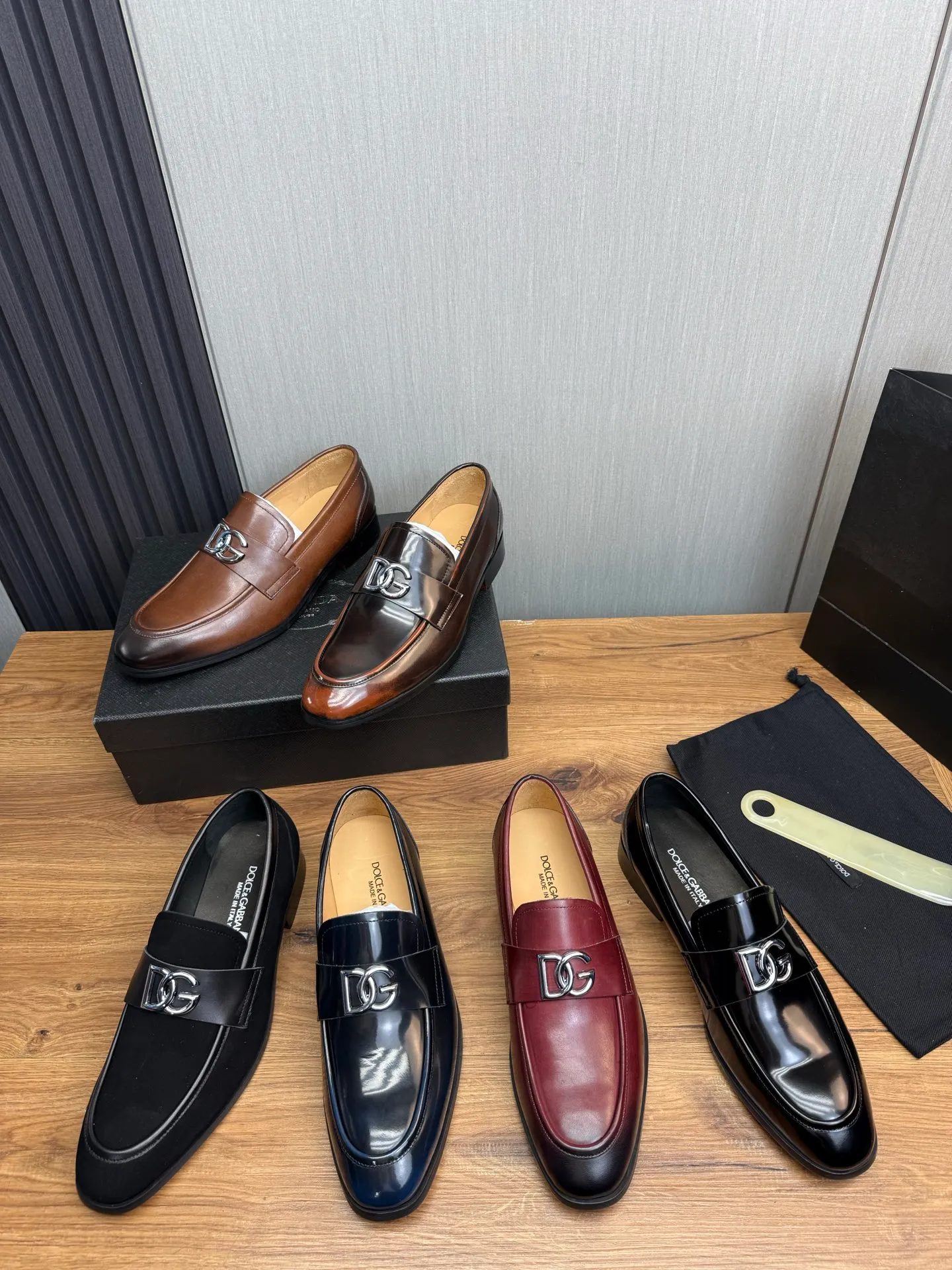 Factory price 520💰 Dolce&G .DG men's loafers👞 Classic and fashionable style, embellished with personalized DG logo. Imported cowhide, open-edge beaded cowhide, cowhide lining, original non-slip and wear-resistant outsole Size: 39-44 (customized at 38.45)